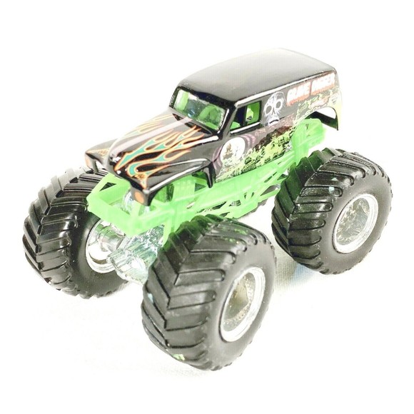 Hot Wheels Monster Jam Grave Digger 1:64 Diecast - Picture 1 of 4